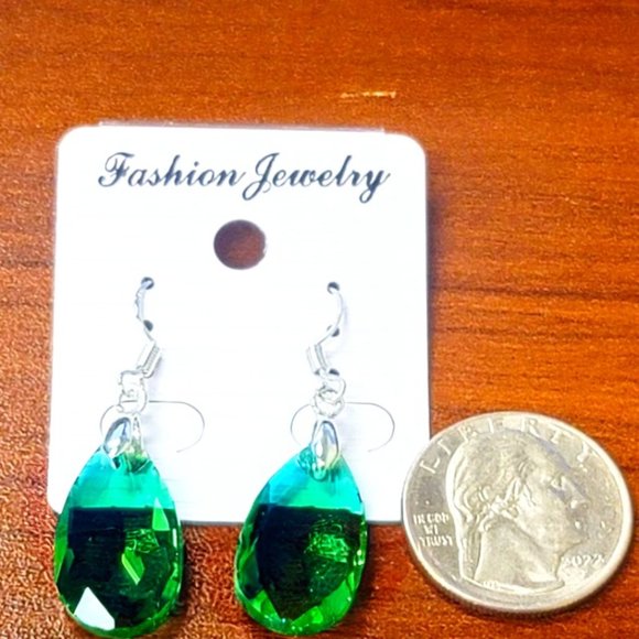 NWT Green and Silver Crystal Water drop Earrings Dangle Teal Blue - Picture 2 of 4